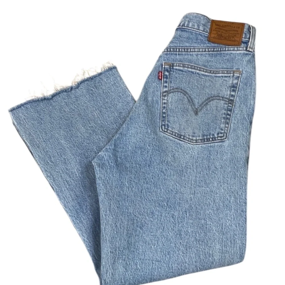 Levi’s Ribcage Flare Jeans High Rise Button Fly Light Wash Altered Hem 30 - Picture 2 of 8
